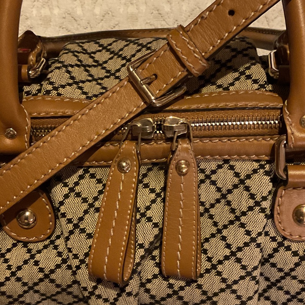 Gucci Tan and Black Satchel Bag - Picture 2 of 6